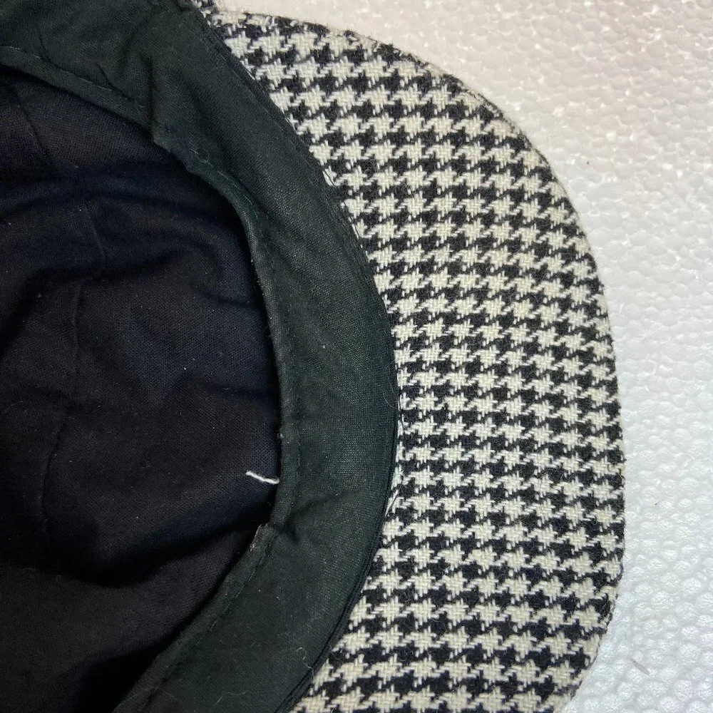Newsboy Cabbie Hat White & Black Houndstooth
